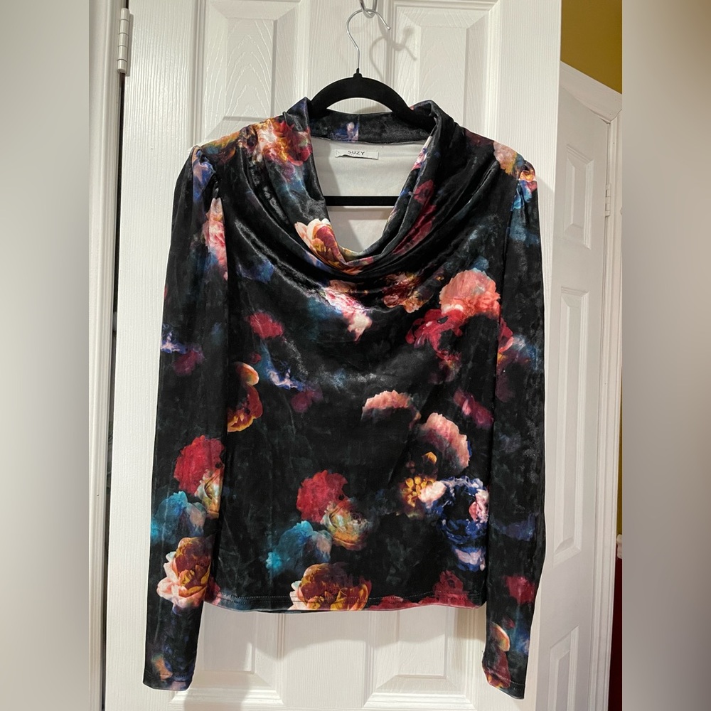 Beautiful Velvety Top XS